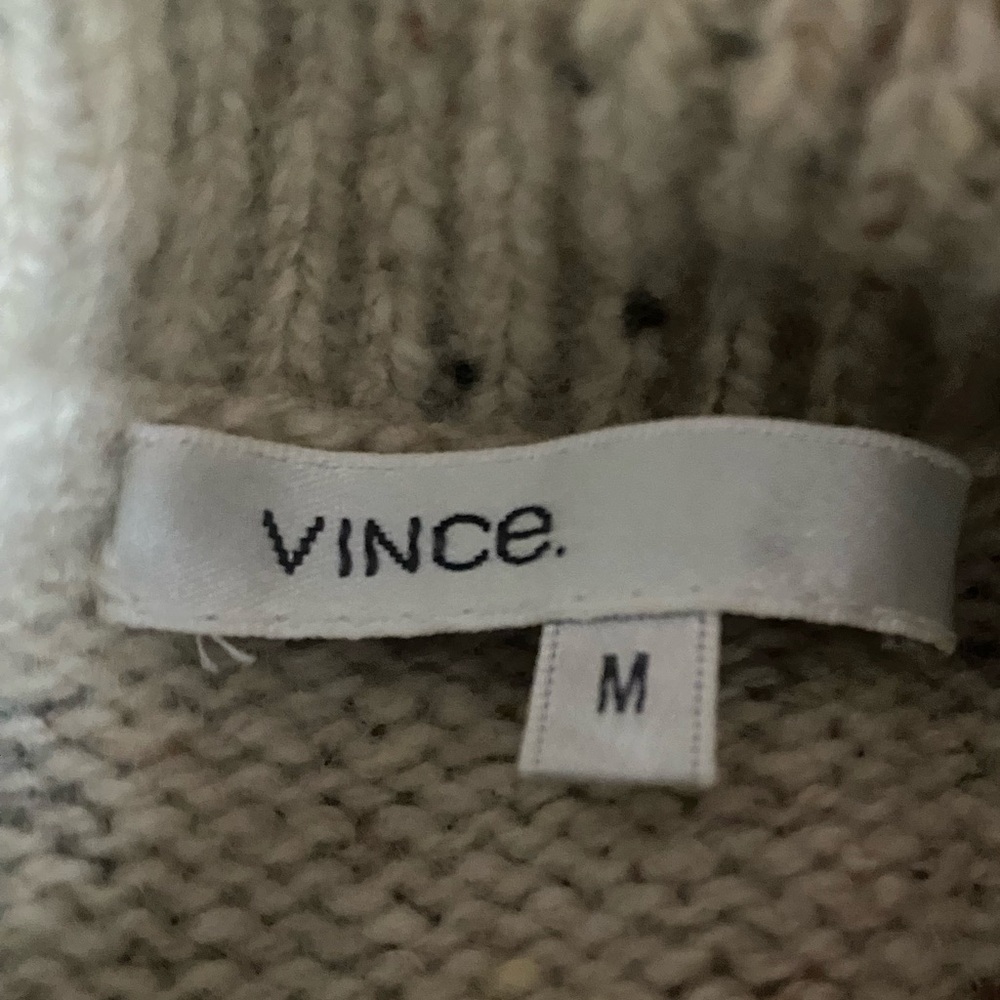 Vince 100% cashmere sweater - Picture 2 of 9